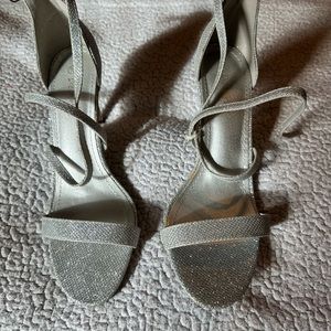 Never worn DREAM PAIRS Women's Fashion Stilettos Open Toe Pump Heel Sandals